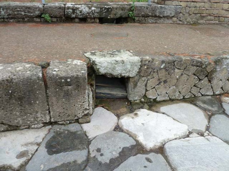 Herculaneum Drainage on Cardo V Inferiore